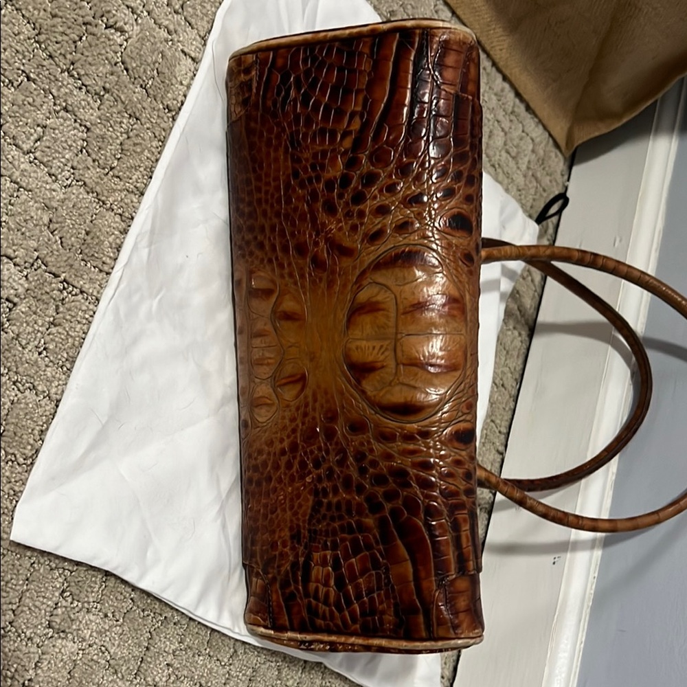Brahmin Brown Shoulder Bag with Elegant Design - Picture 10 of 11